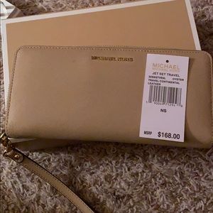 Michael Kors zip wallet